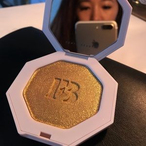 Fenty Trophy Wife Highlighter